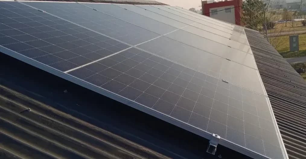 Instalación de paneles solares en hogar