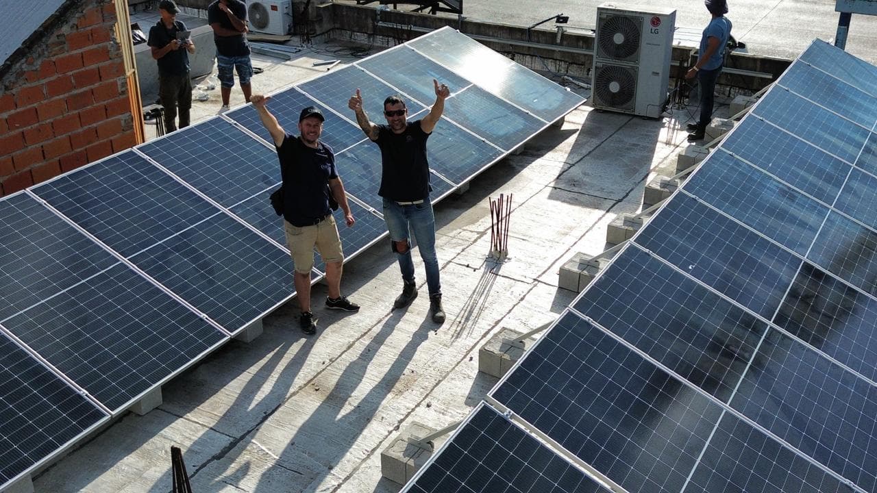 Instalación solar - Heladería Grido